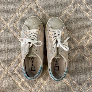 Date metallic lace up sneakers